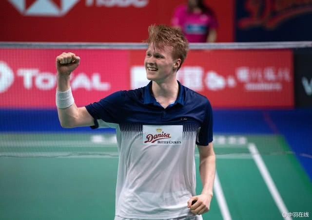 在探讨姆巴 在探讨姆巴